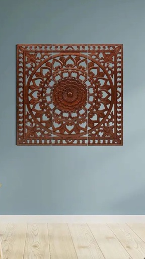 Braunes Relief aus 3 Teilen